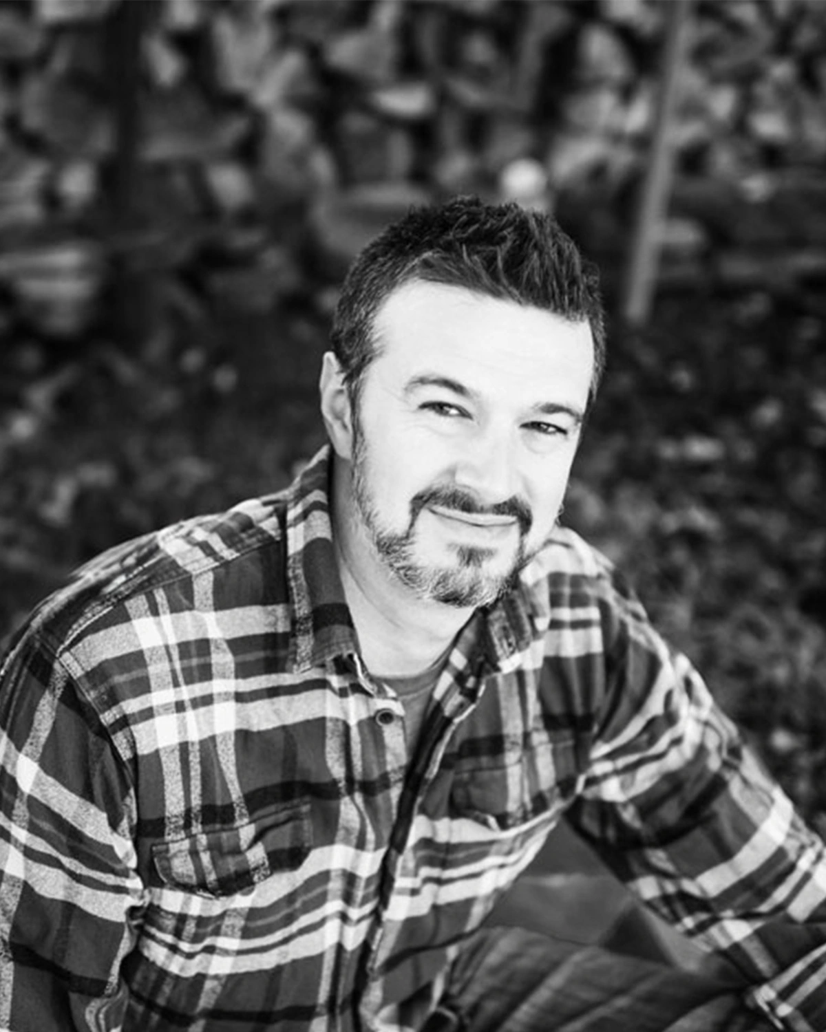 Portrait of Ethan Elkins, author of the Ascensão series.